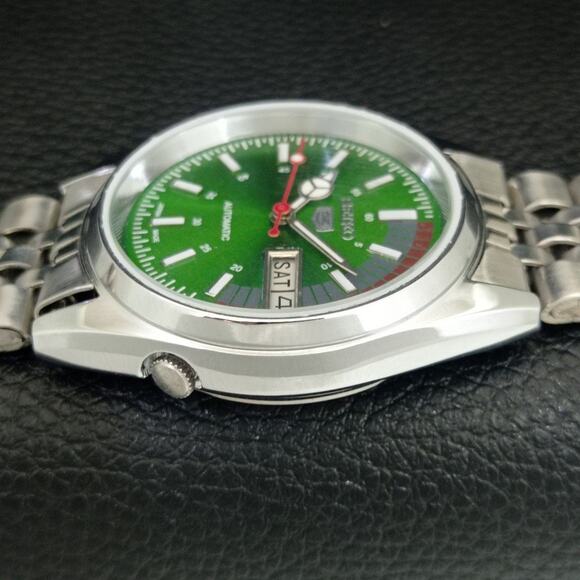 Vintage 1981 Seiko Automatic Mens Silver Watch W/daydate & Green accents - Picture 5 of 10